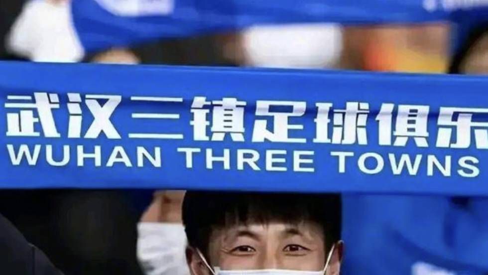 健身房娇妻赤身裸体瑜伽教练