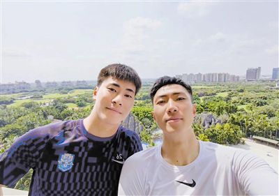 国产寡妇树林野战在线播放