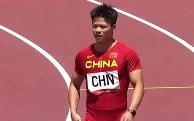 客厅里ying乱亲女小喜